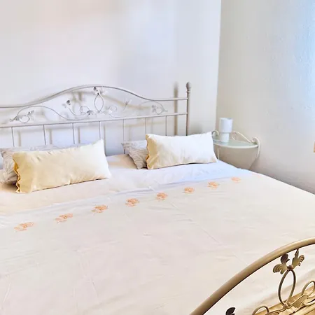 Flat -10 M Balcony, Views, Large Terrace *