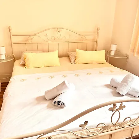 Flat -10 M Balcony, Views, Large Terrace Dubrovnik