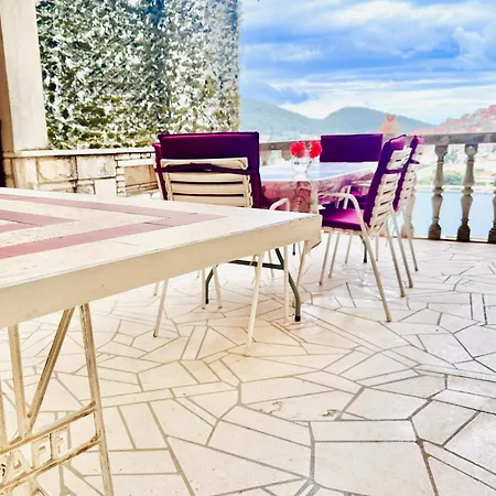 아파트 Flat -10 M Balcony, Views, Large Terrace 두브로브니크