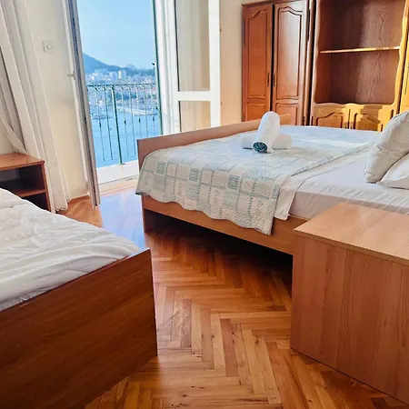 Flat -10 M Balcony, Views, Large Terrace * Dubrovnik