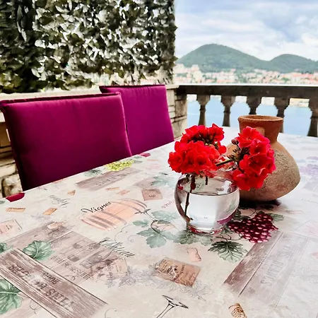 Flat -10 M Balcony, Views, Large Terrace 아파트 두브로브니크